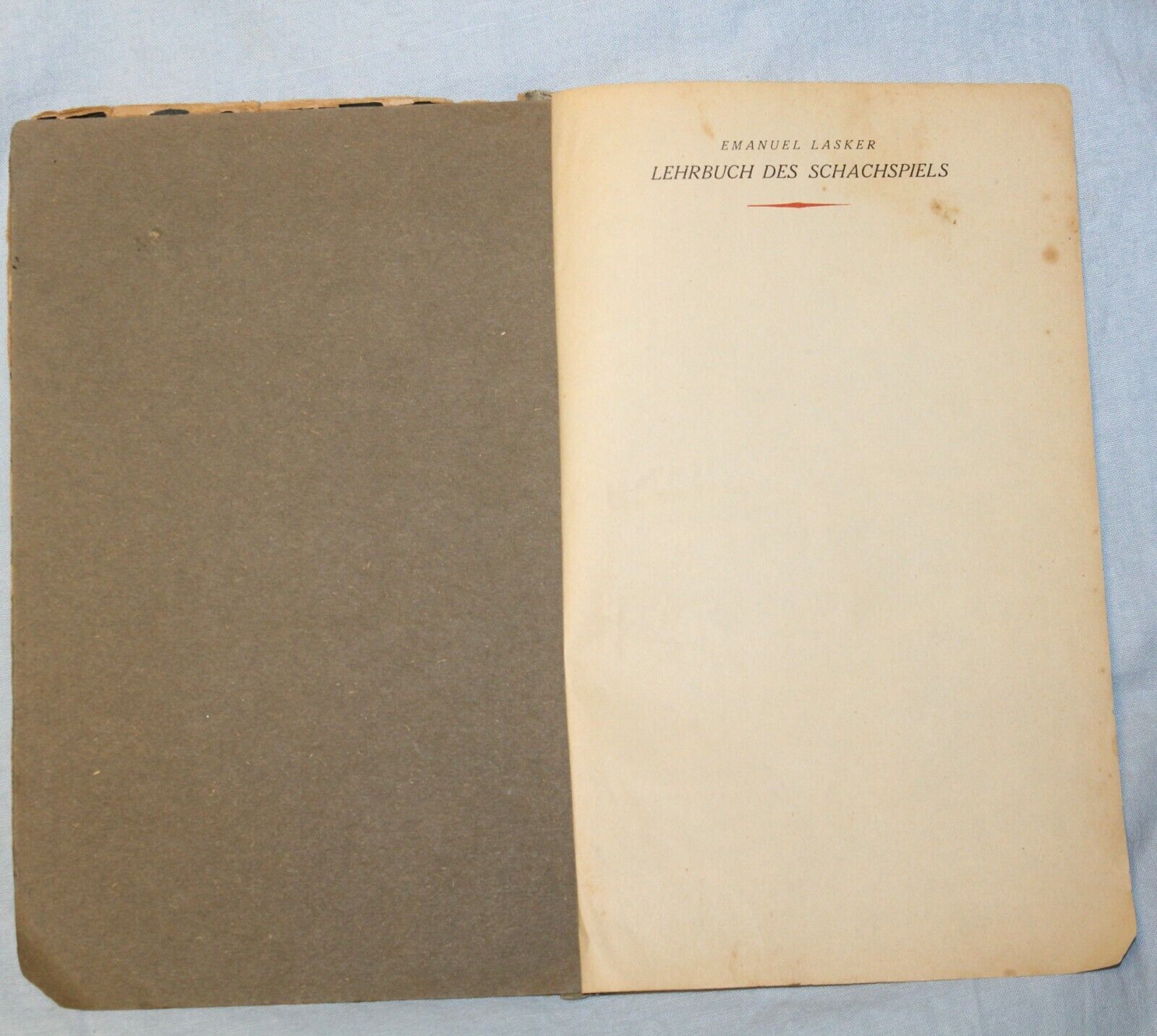 10866.Antique Russian Chess Book: E.Lasker. Textbook of chessgame. 1926