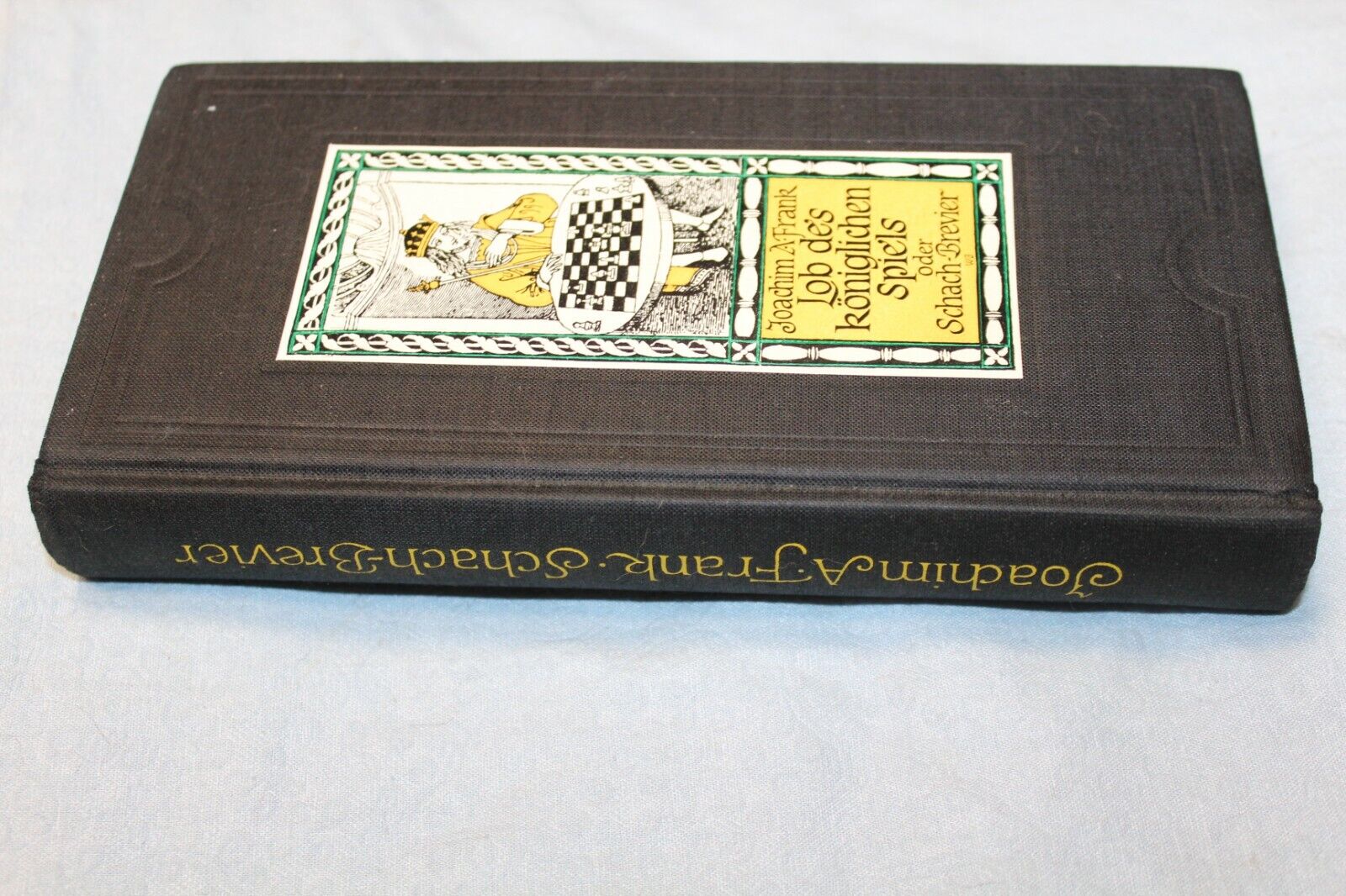 11119.Chess book: signed Fiour Outstanding grandmaster Lob des Koniglichen Spiels,1979