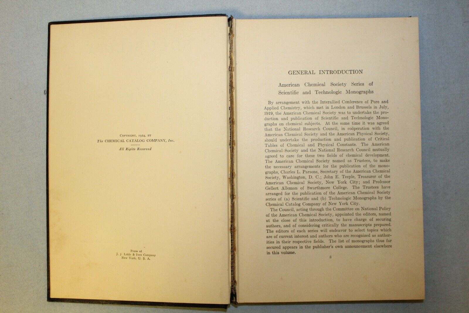 11420.Rare Book on Chemistry: Solubility by J. H. Hildebrand. 1924