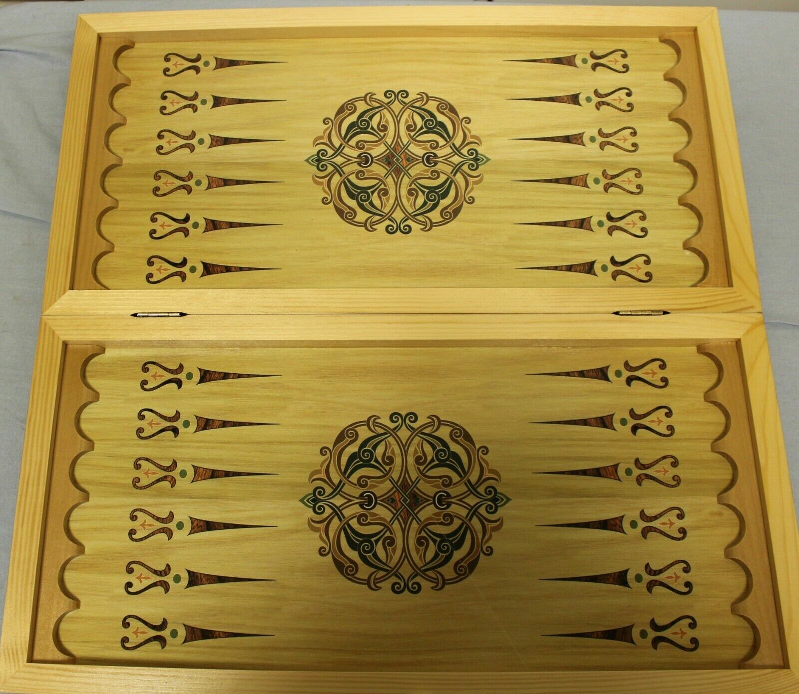 11451.Russian Checkers / Backgammon Set 'Crusaders'