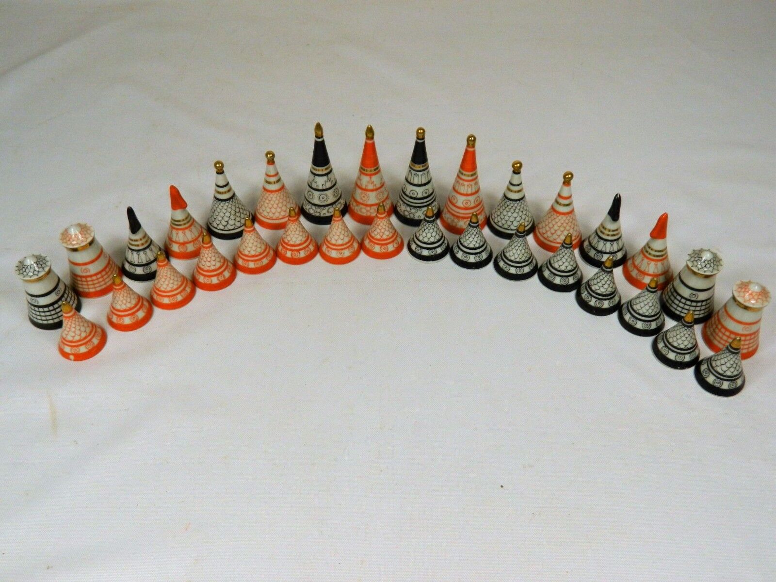 11910.Unique Russian Ukrainian Porcelain Chess Pieces. Baranovka. 1970s
