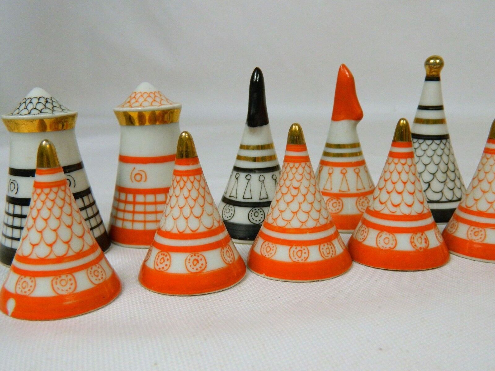 11910.Unique Russian Ukrainian Porcelain Chess Pieces. Baranovka. 1970s